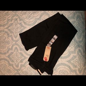 Black Levi’s mid rise super skinny jeans
